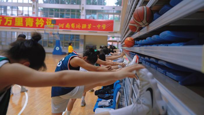 女性篮球运动员参加锦标赛的机会_0